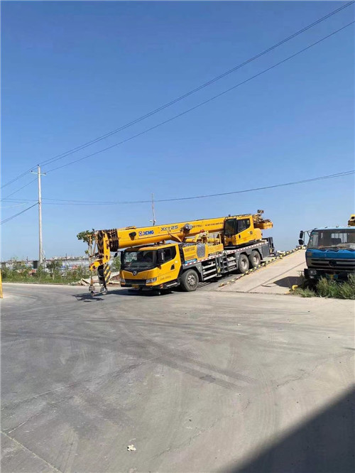 若尔盖县吊车作业时，可能会产生哪些额外收费项目？