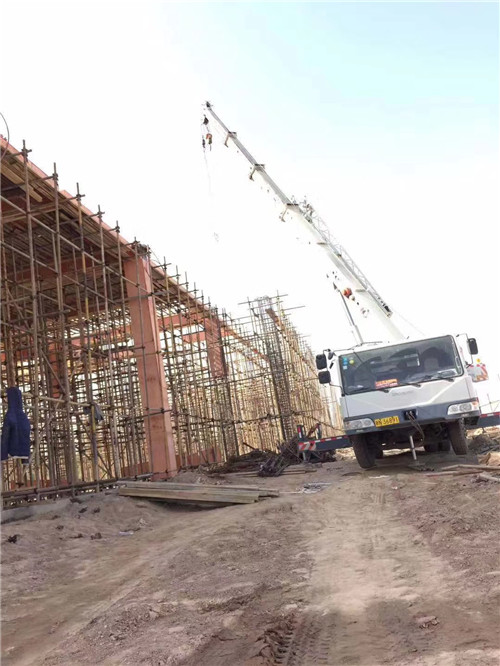 若尔盖县25 吨、50 吨吊车怎么选？多大重量 / 半径适合对应车型？