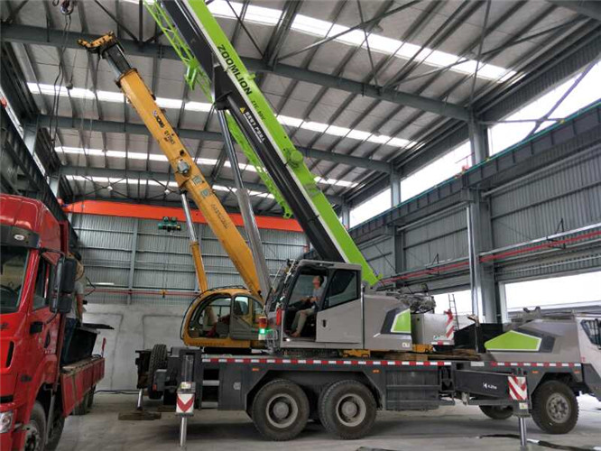 若尔盖县高空车出租需要注意哪些安全事项？